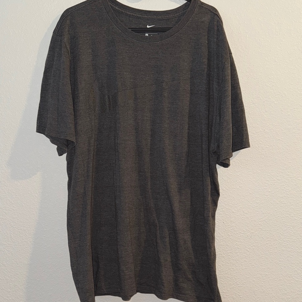 Nike Men's Charcoal Short Sleeve Tee